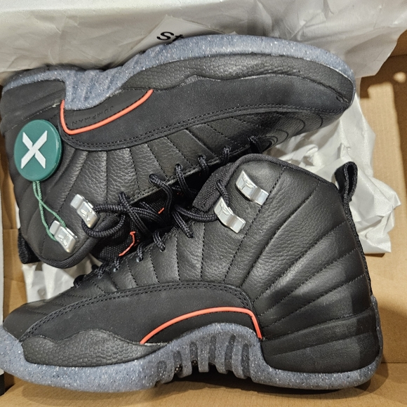 New Air jordan 12 retro utility youth with box - Picture 2 of 5